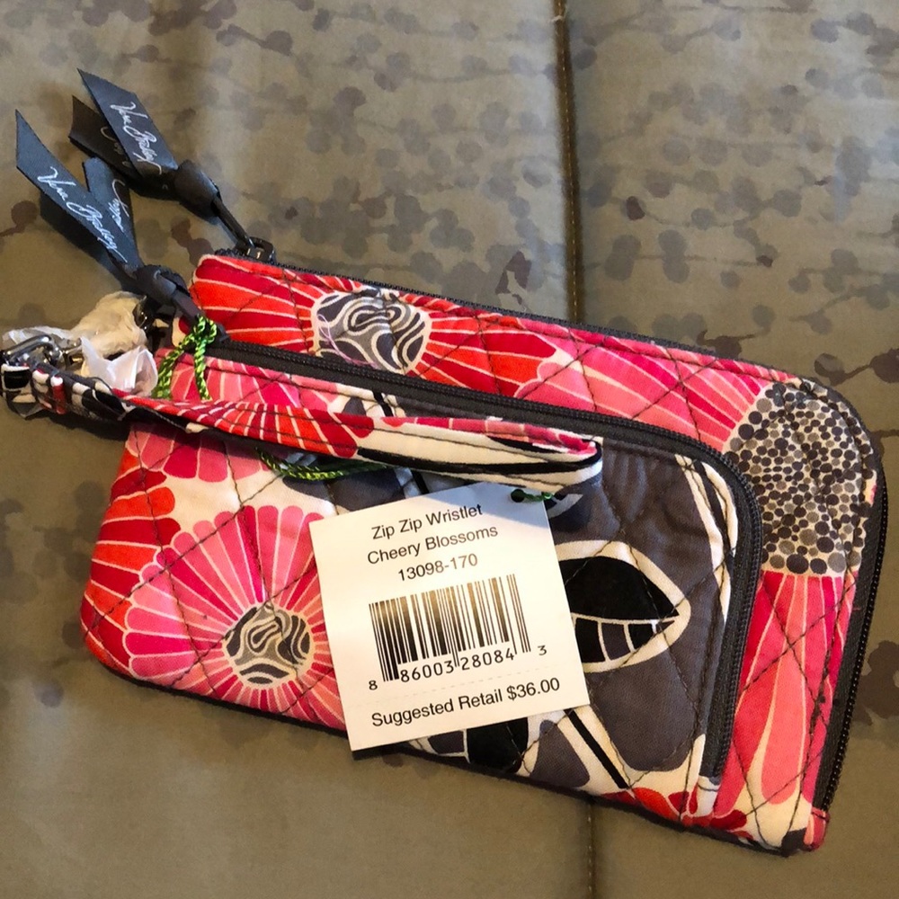 Vera Bradley zip zip wristlet